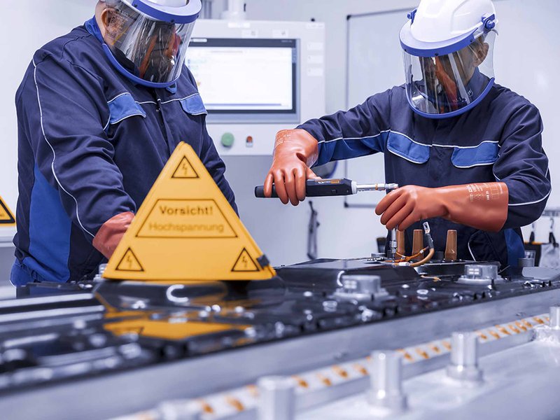 Die Reparatur von HV-Batterien ist kostspielig. (Bild: Leadec)